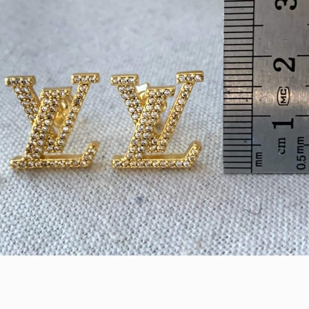 Statement Studs - Picture 4 of 6
